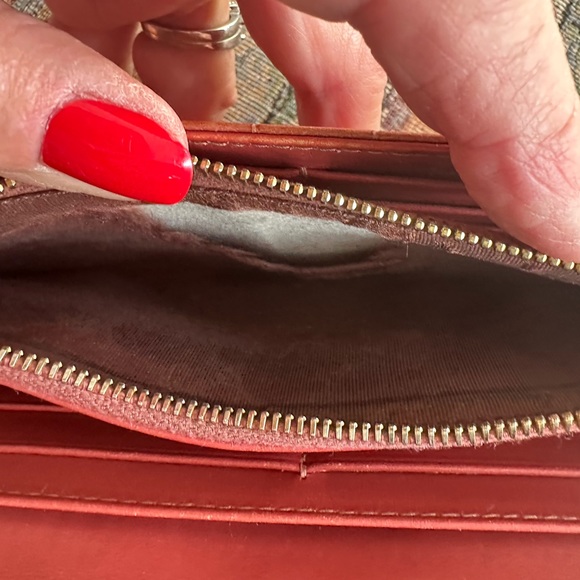 Miu Miu Authentic Crocodile Embossed Leather Wallet Carmel with Rust Interior - Picture 9 of 11